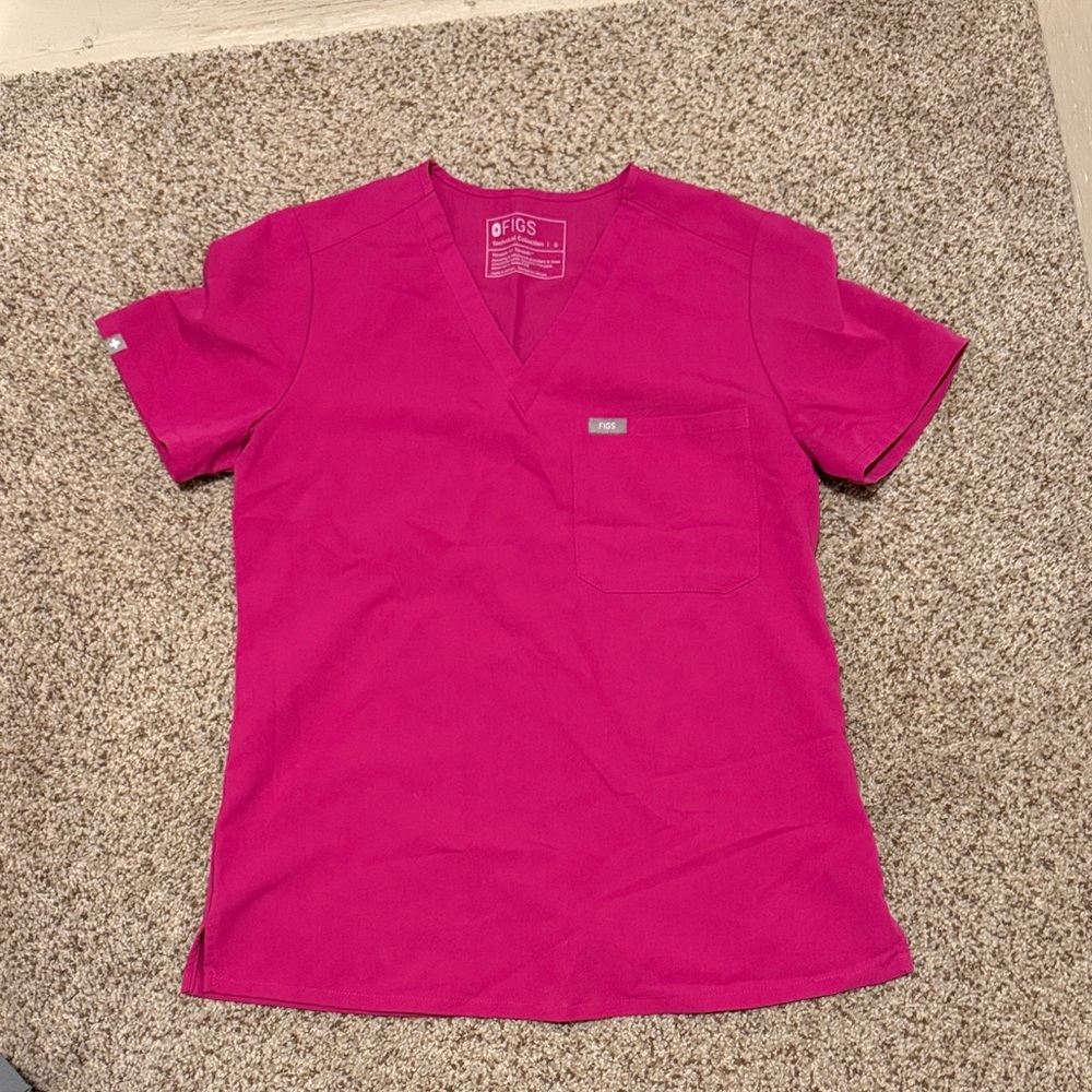 Figs Magenta Scrub Top